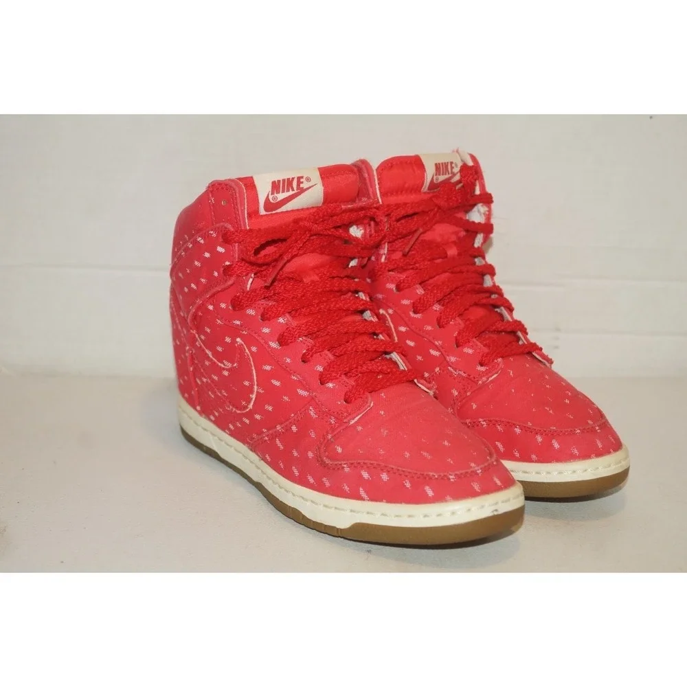 Nike Dunk Sky Hi Women's Size 8.5 Hidden Wedge Heel Shoes Red 543258-600